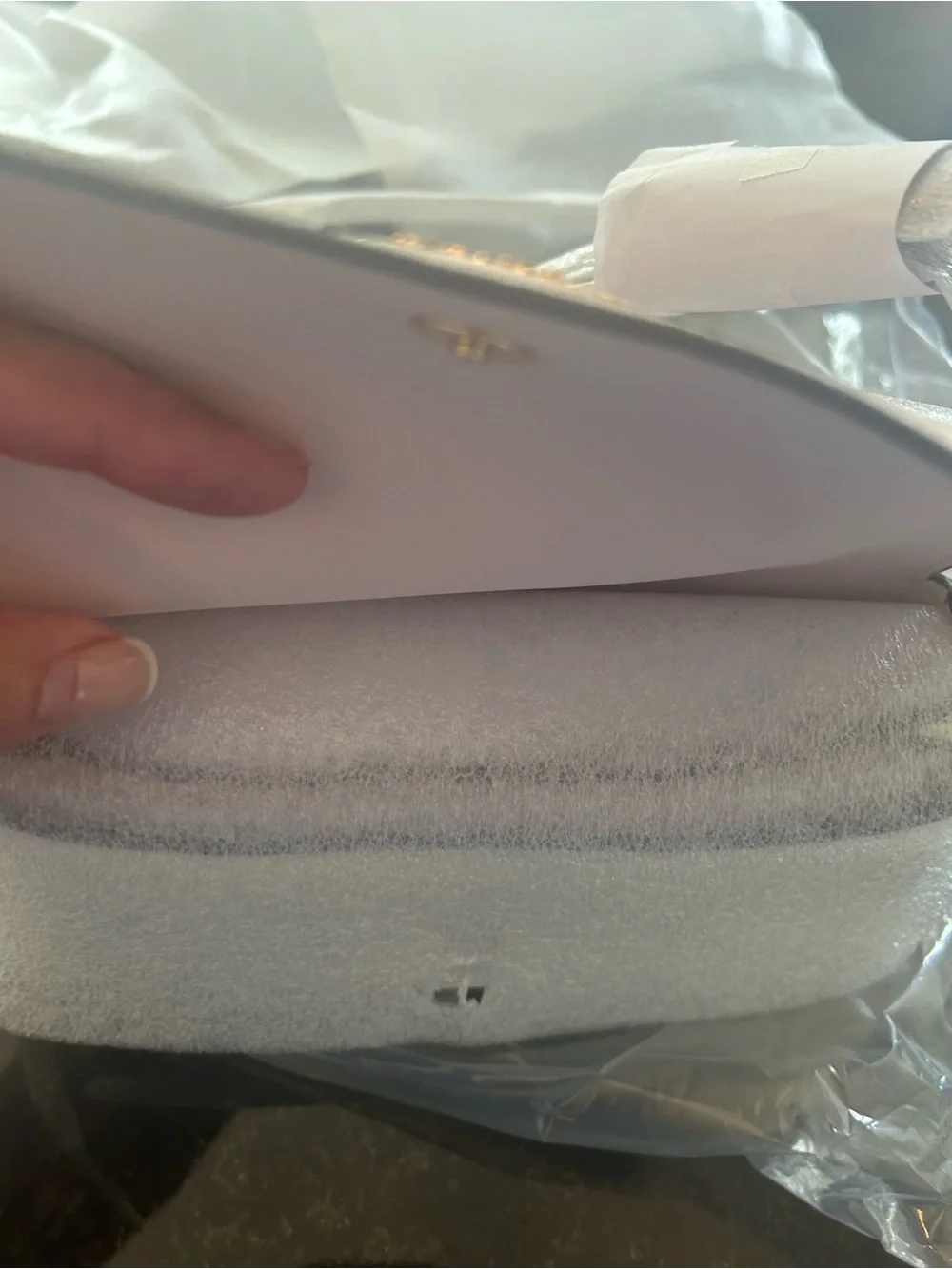 NWT KATE SPADE mini SUTTON crossbody bag.